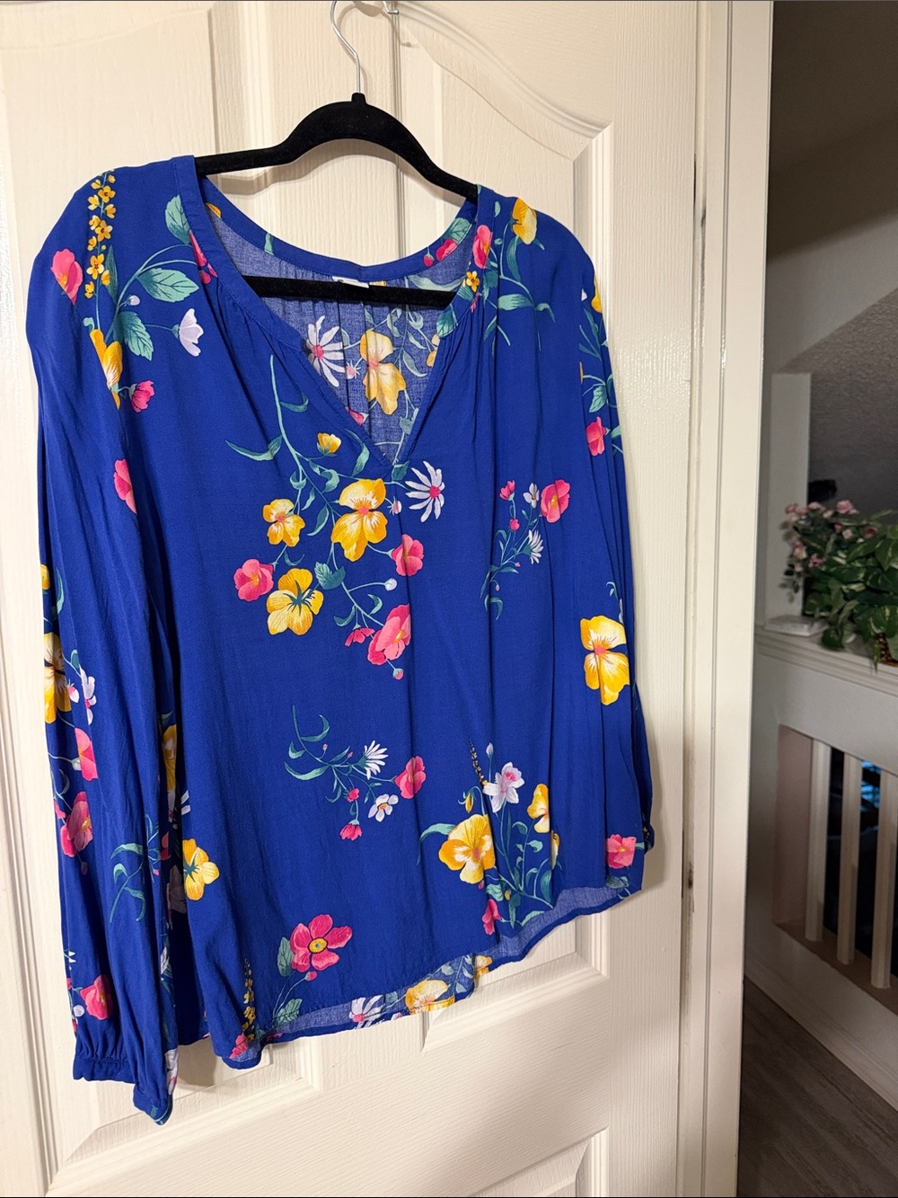 Old Navy Floral V-Neck Blouse